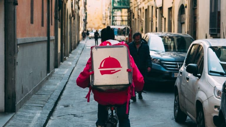 Consumer convenience in food delivery – how technology plays an important role